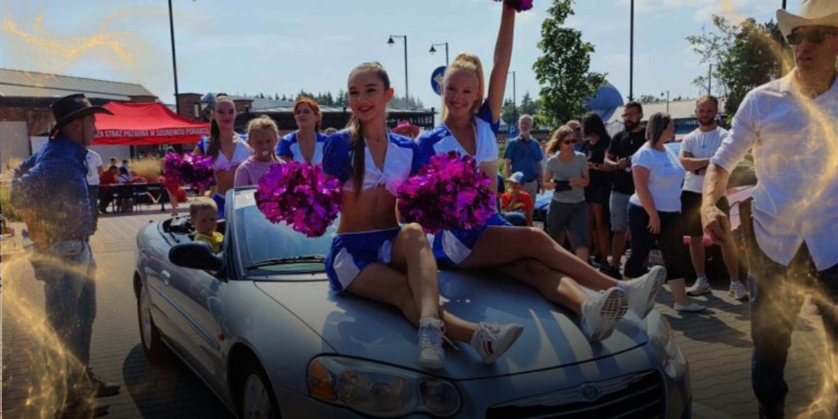 Cheerleaders Show / Cheer Dance